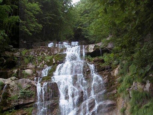 Mendatica, trekking alla scoperta delle cascate dell’Arroscia