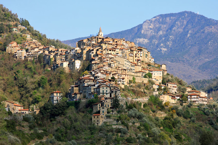 Apricale: un gioiello estivo nell’entroterra ligure