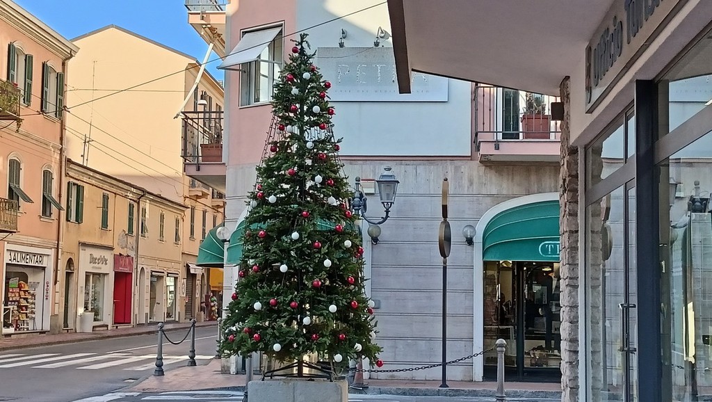 Scopri il Natale a Bordighera, con eventi, mercatini e presepi